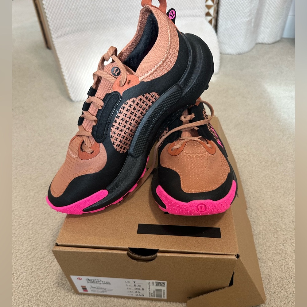 lululemon athletica Women's wildfeel trail running shoe Sneakers - Black pink